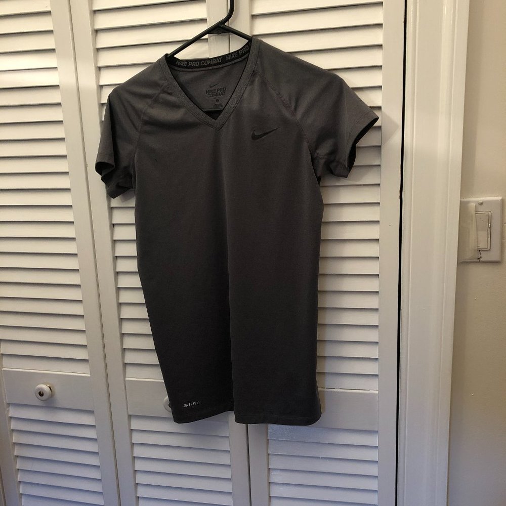 Nike Pro Combat women charcoal gray short sleeve tshirt, M